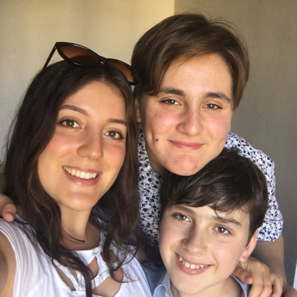 Meet your Posher, Yeşim